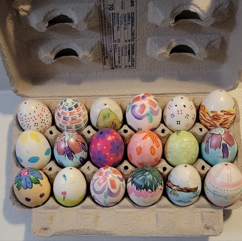 HUGH HEFNER PLAYBOY BUNNY CRAFTED EASTER EGGS "2009" Rare